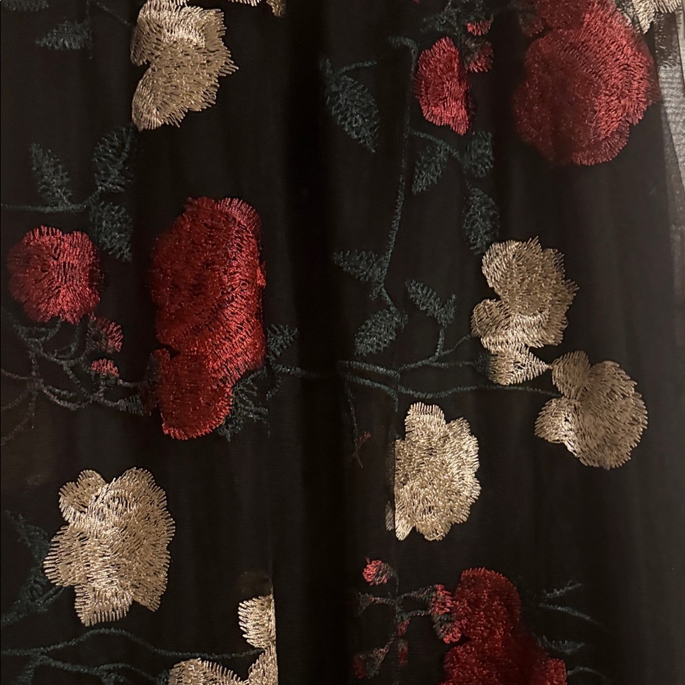 Sold❌A Classy Chic Boutique Black Floral Midi Skirt - Picture 3 of 5